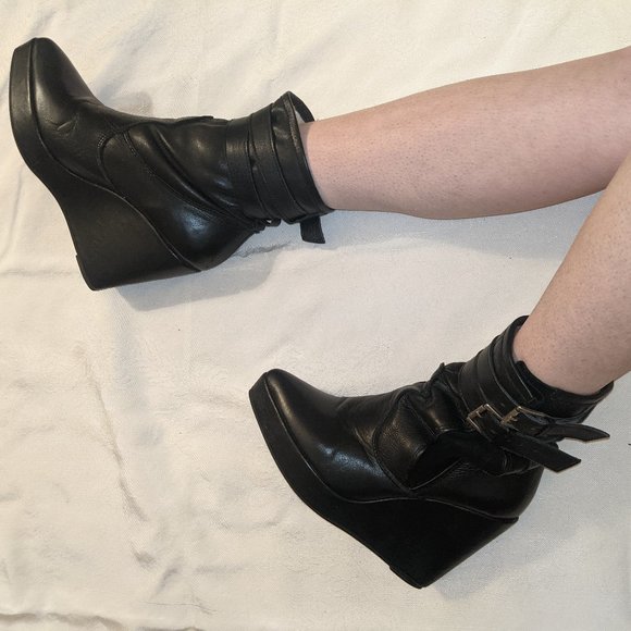 Swedish Designer Carin Wester Black Wedge Leather boots - Picture 2 of 8